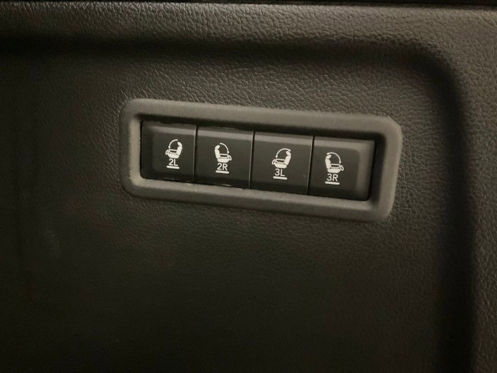 Used 2023 Jeep Wagoneer L Series III w/ Premium Group I image 41