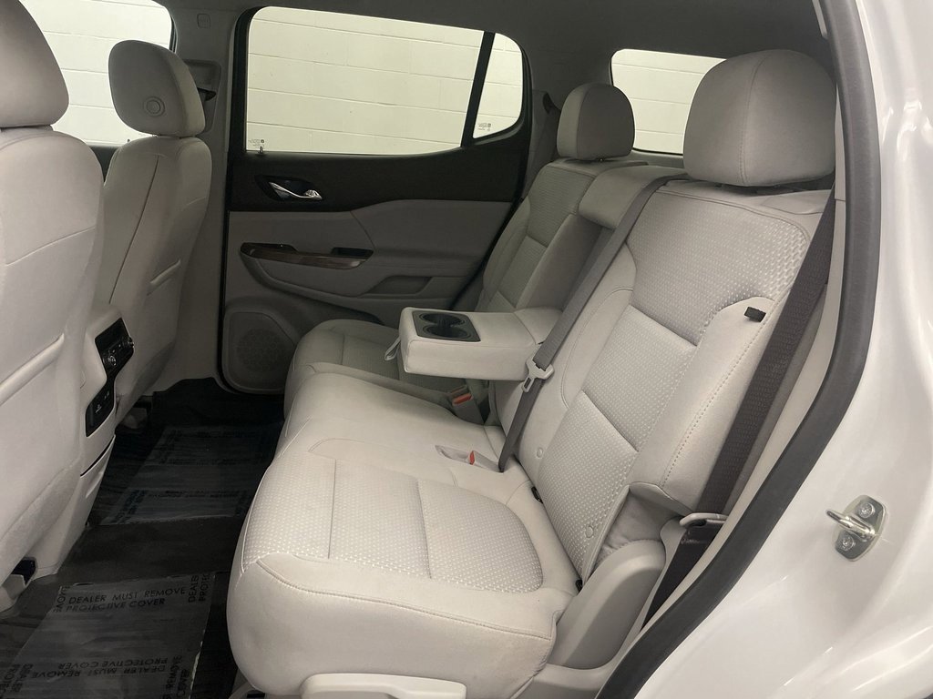 Used 2023 GMC Acadia SLE image 19