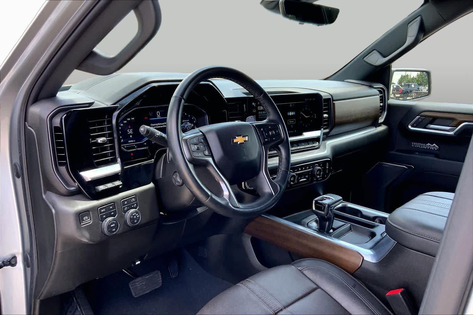 Certified 2023 Chevrolet Silverado 1500 High Country w/ High Country Premium Package AWD/4WD image 18