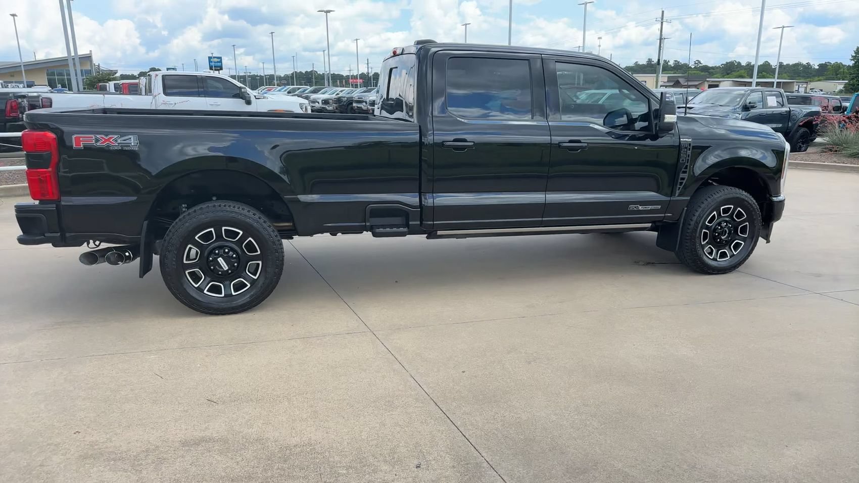 Used 2025 Ford F250 Platinum AWD/4WD image 9