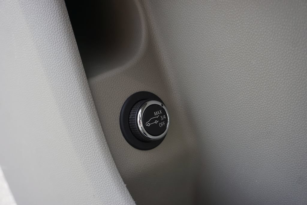 Used 2022 Cadillac XT4 Luxury w/ Cold Weather Package FWD image 20