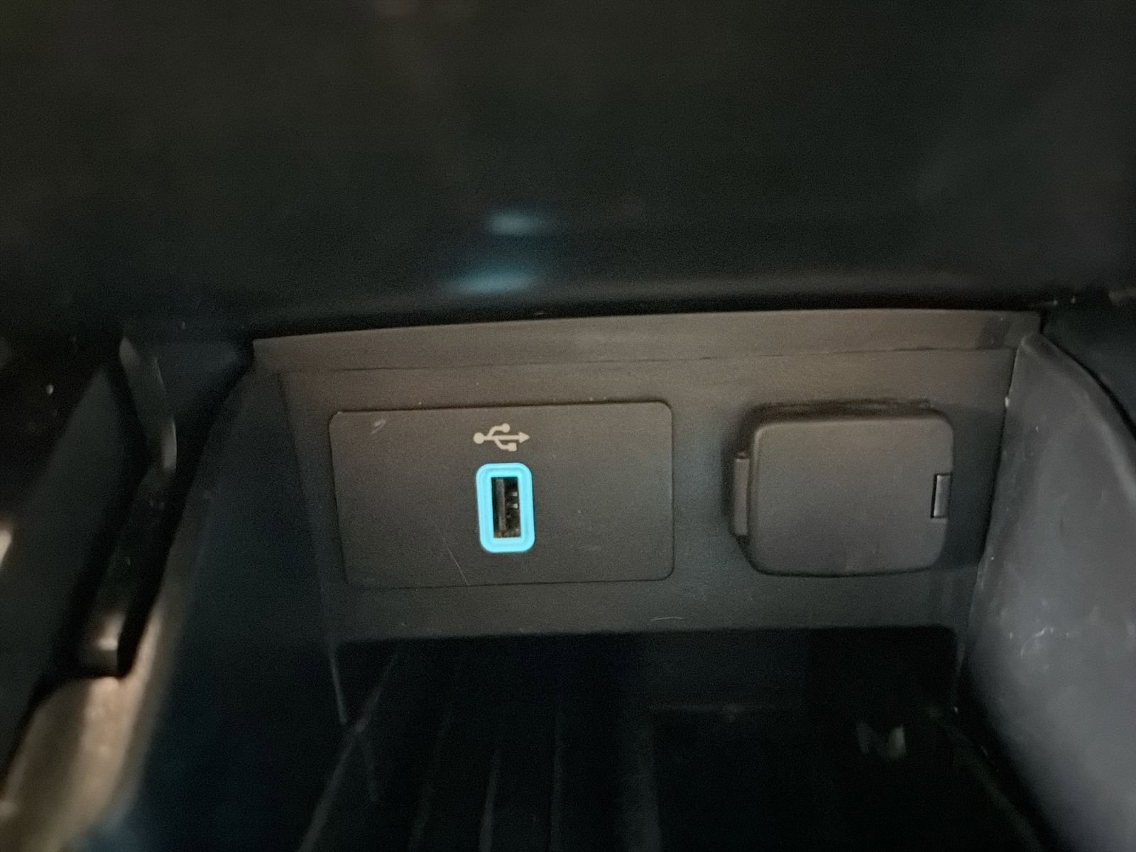 Used 2018 Ford Explorer Platinum image 35