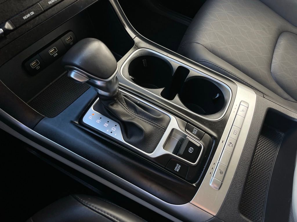 Used 2023 Kia Carnival LX image 20