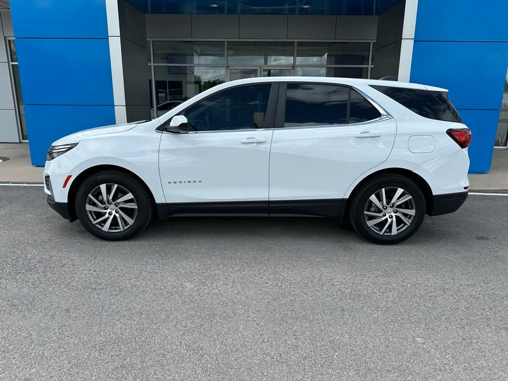 Used 2023 Chevrolet Equinox LT FWD image 2