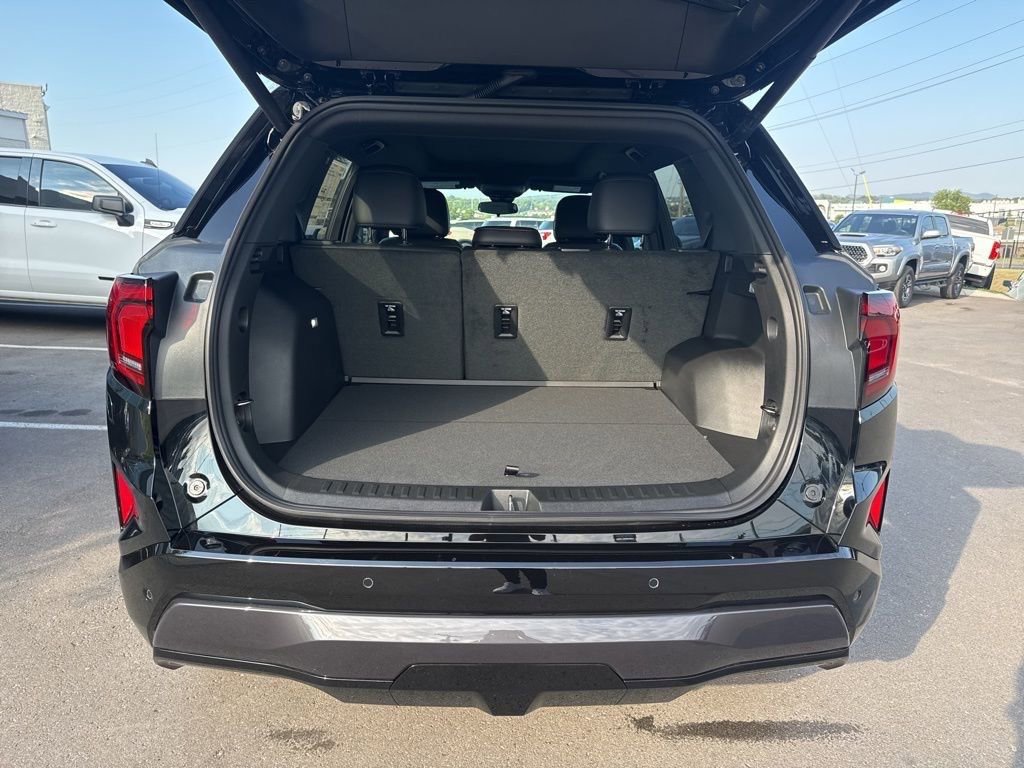 New 2026 GMC Terrain AT4 w/ LPO, Black Badging Package image 30