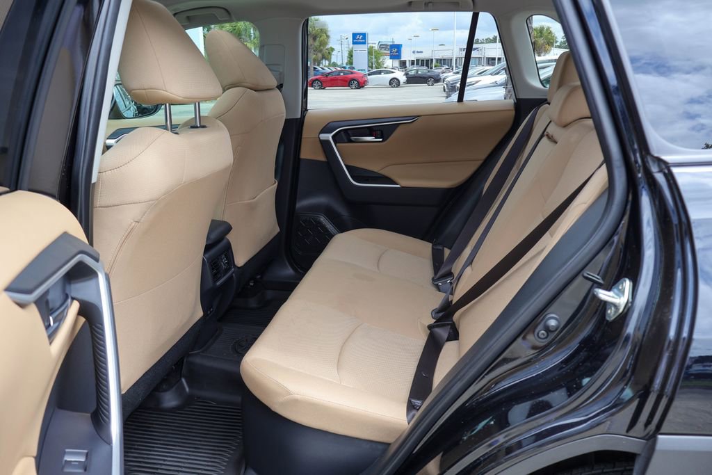 Used 2025 Toyota RAV4 XLE w/ Convenience Package image 10