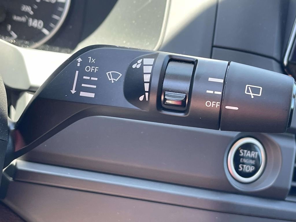 Used 2024 Nissan Pathfinder S image 24