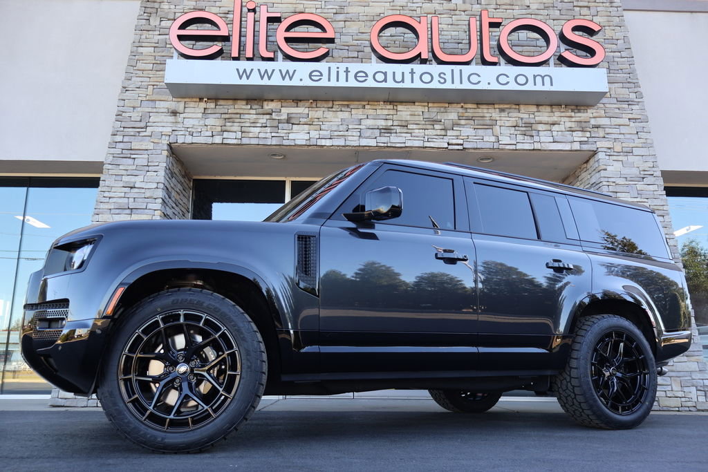 Used 2025 Land Rover Defender 130 V8 image 1