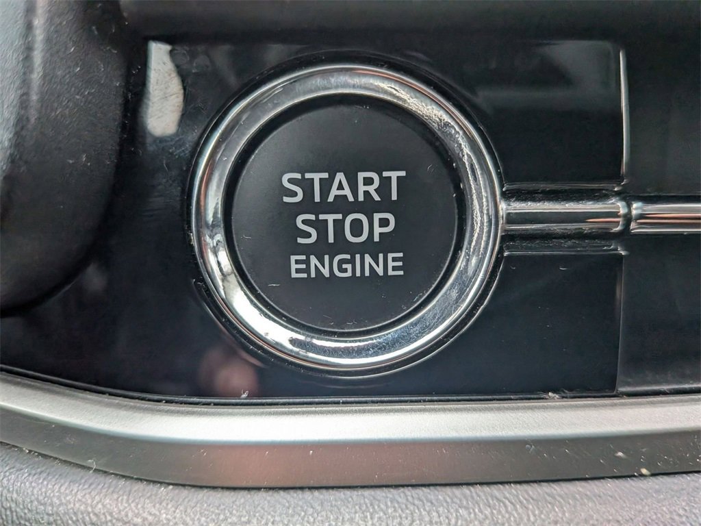 Used 2024 Mitsubishi Outlander SE image 19