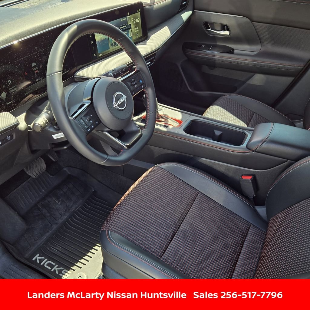 Used 2025 Nissan Kicks SR w/ Illumination Package image 17
