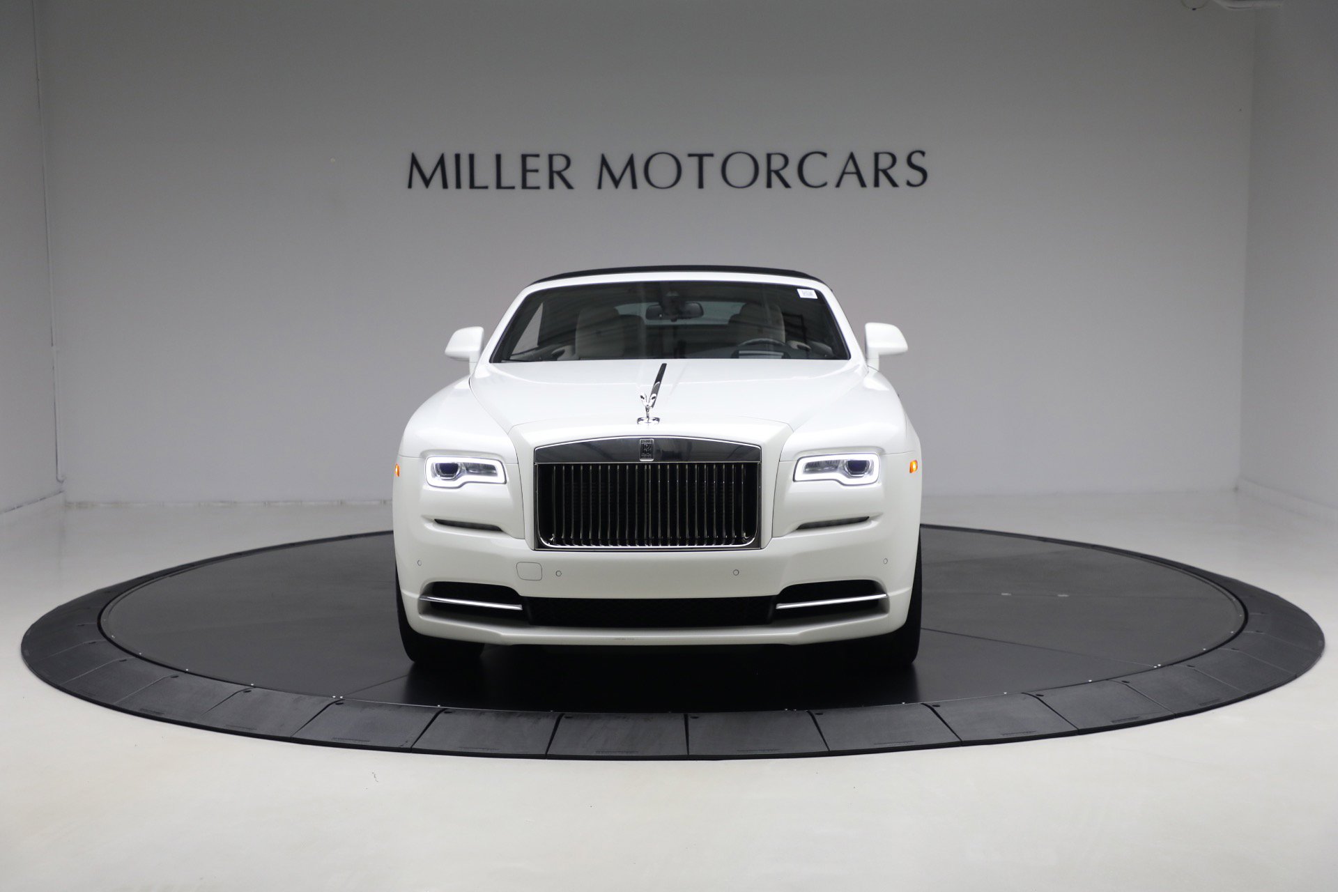 Certified 2018 Rolls-Royce Dawn image 14