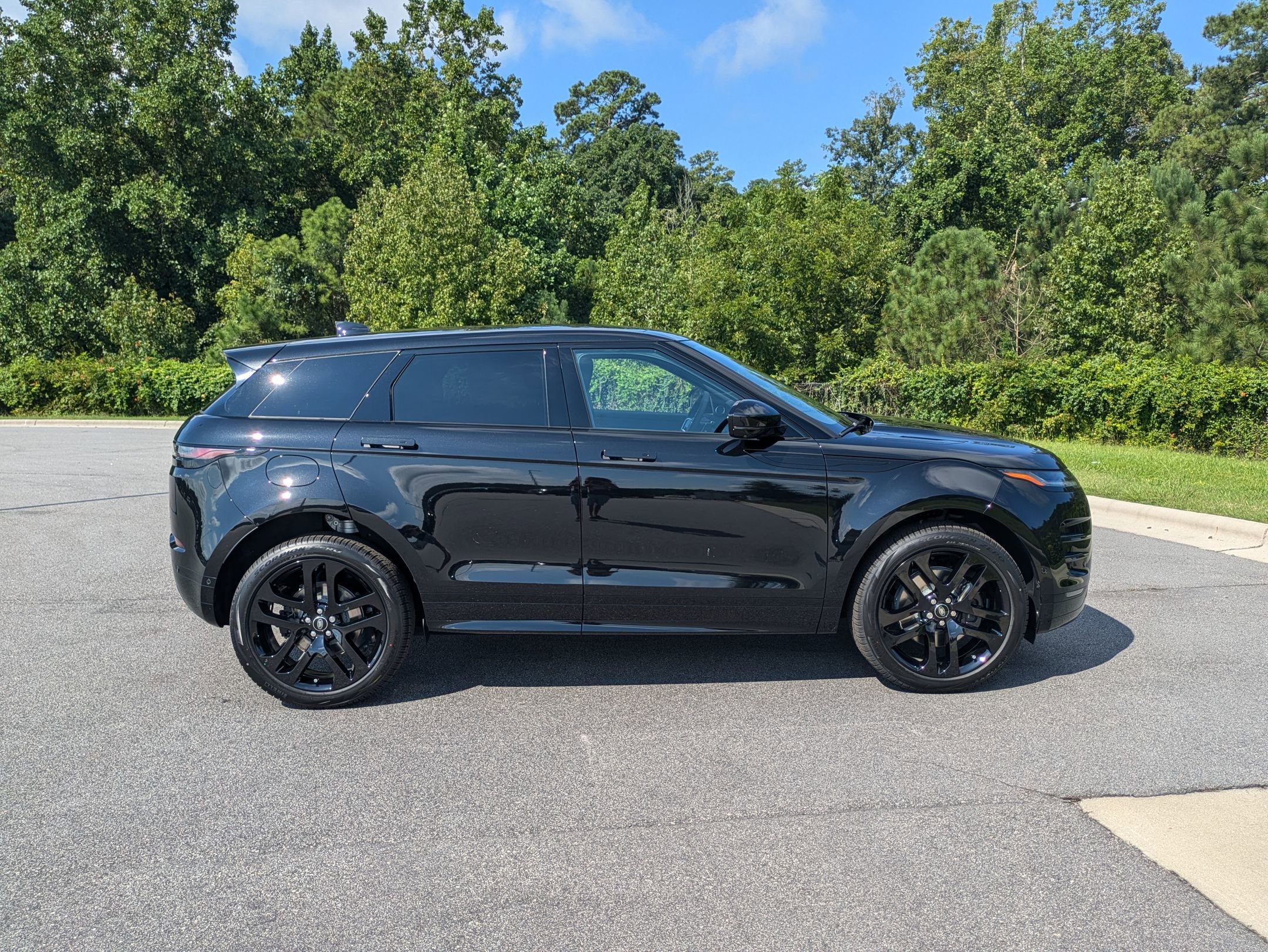 New 2026 Land Rover Range Rover Evoque Dynamic SE image 4