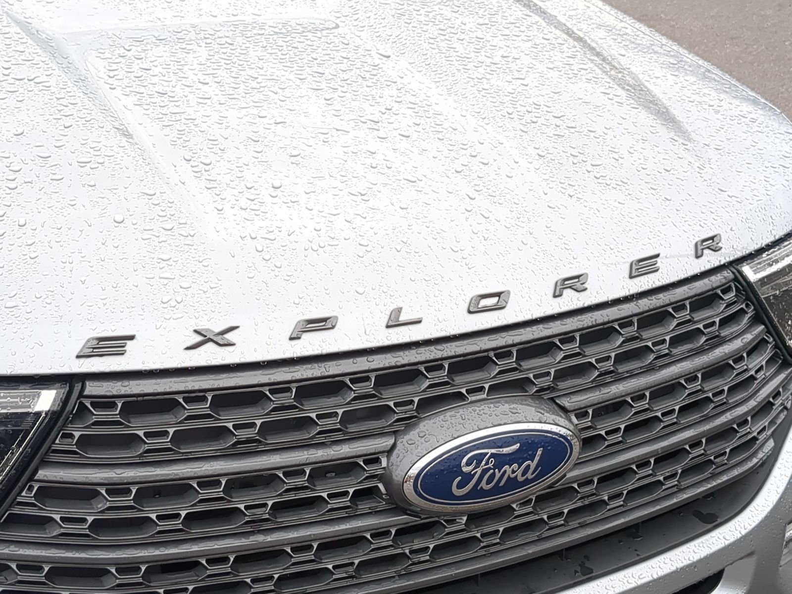 Used 2022 Ford Explorer XLT w/ Equipment Group 202A AWD/4WD image 18