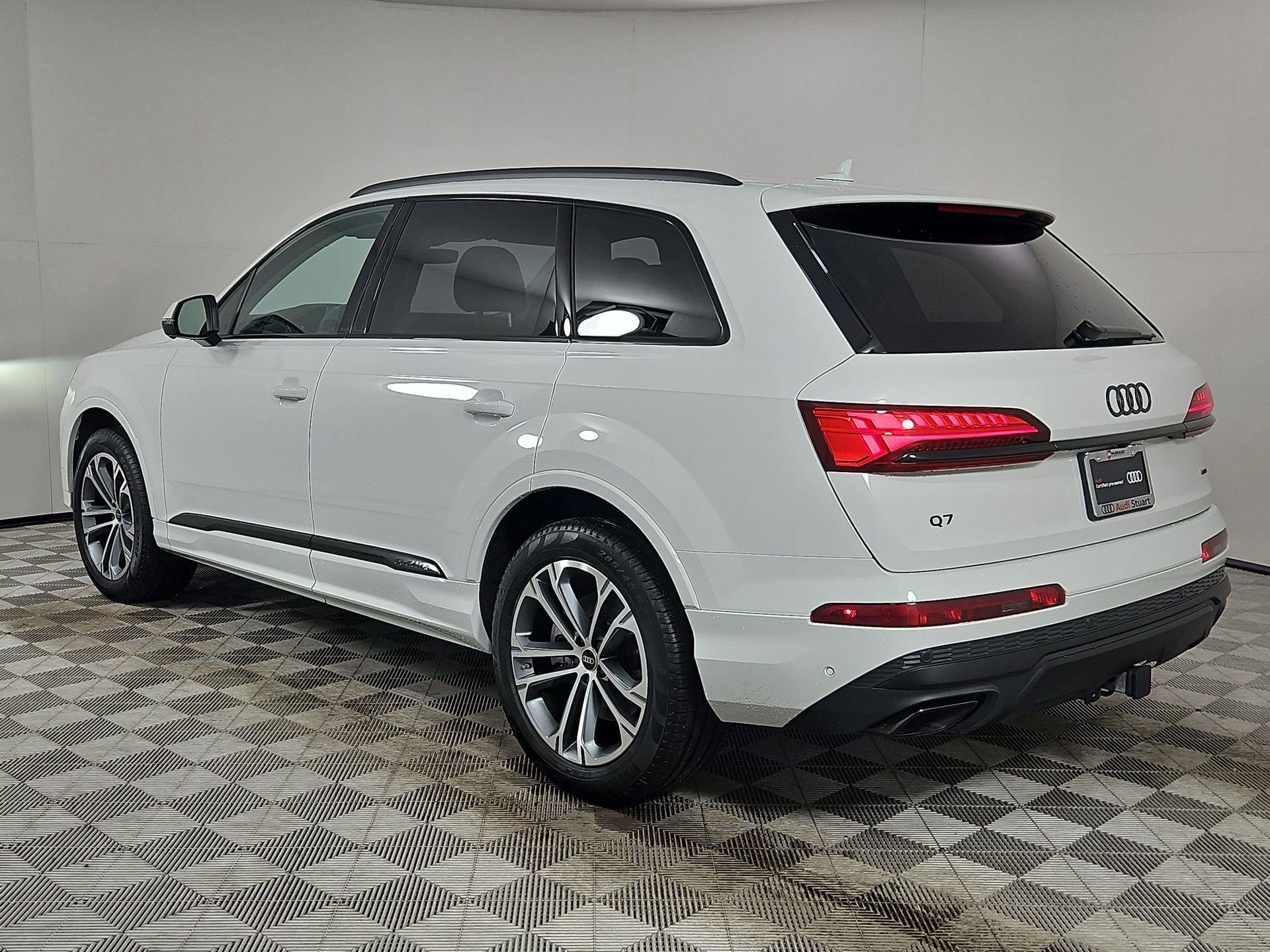 Certified 2025 Audi Q7 2.0T Premium Plus w/ Premium Plus Package image 5