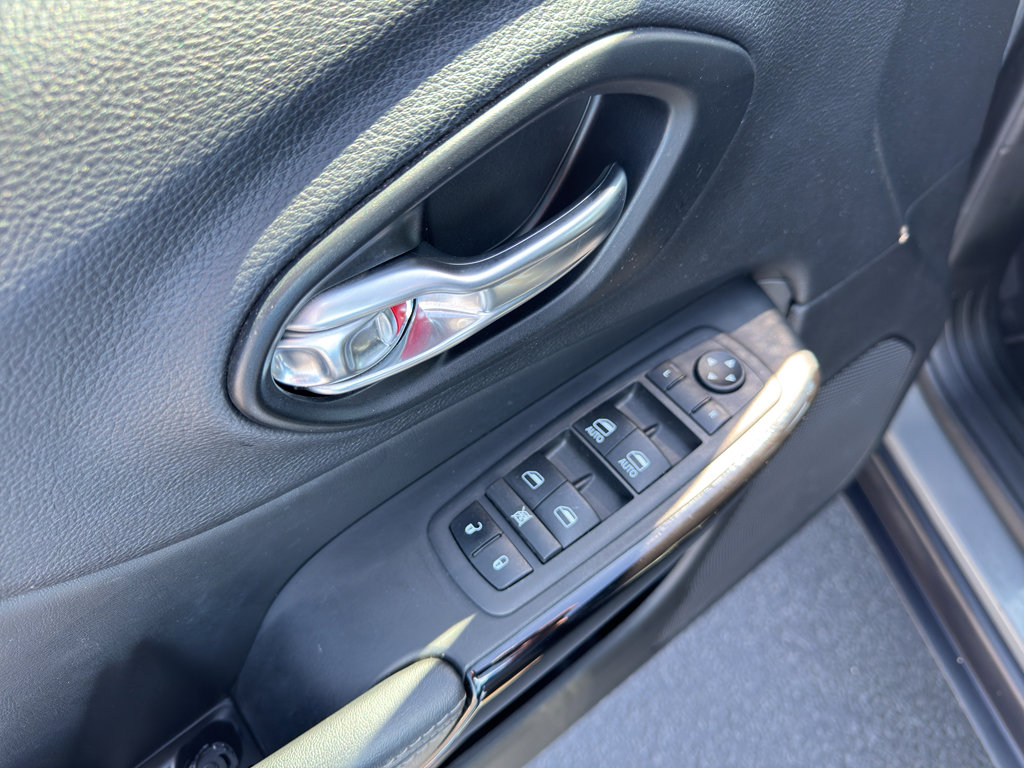 Used 2023 Jeep Cherokee Altitude Lux image 12