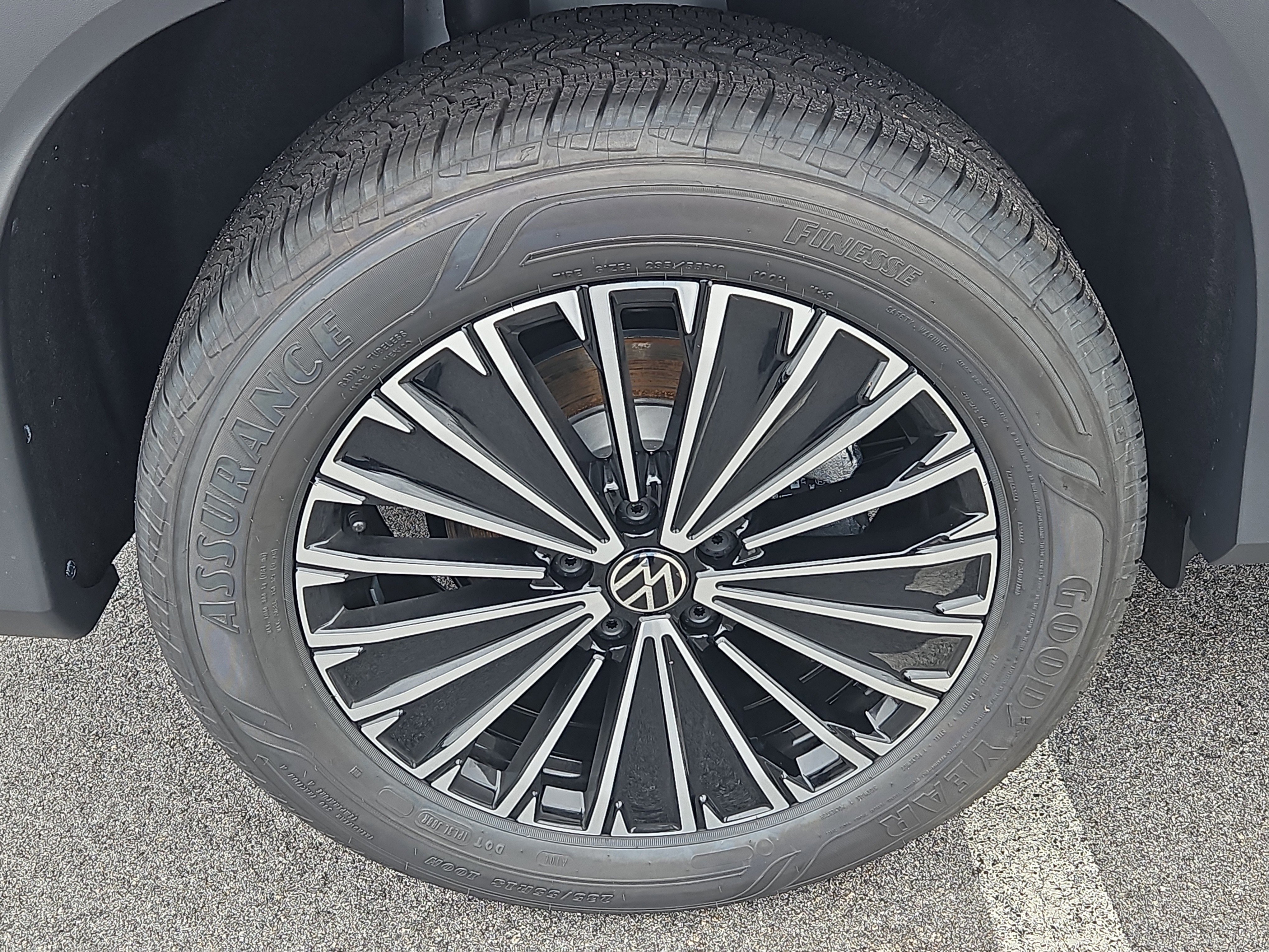 New 2026 Volkswagen Tiguan S image 3