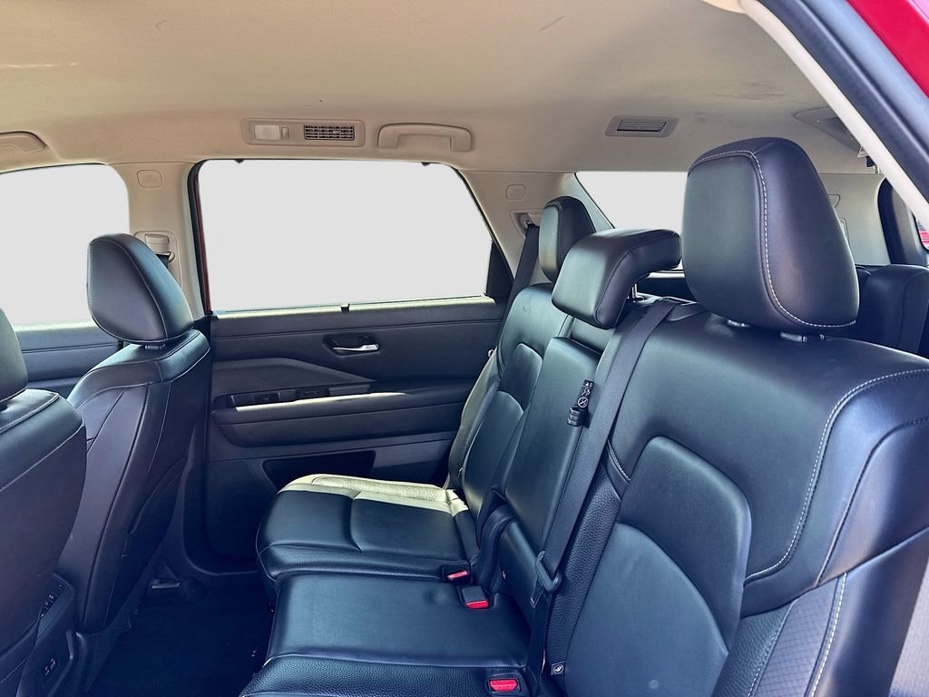 Used 2022 Nissan Pathfinder SL w/ SL Black Package FWD image 21