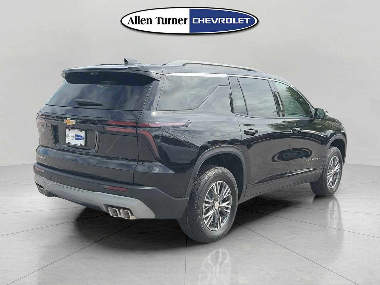 New 2026 Chevrolet Traverse LT w/ Driver Confidence Package FWD image 4
