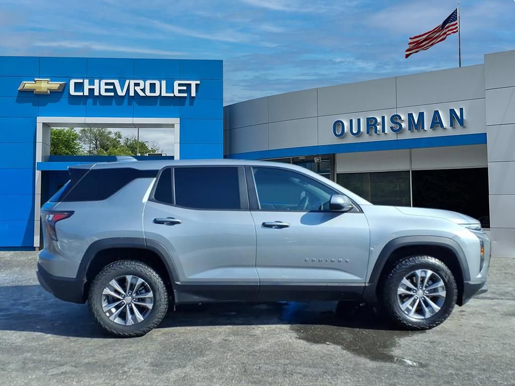 Used 2025 Chevrolet Equinox LT image 2