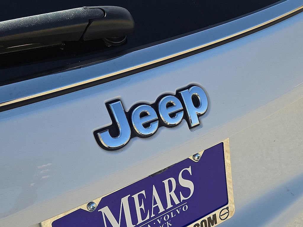 Used 2024 Jeep Compass Latitude image 12