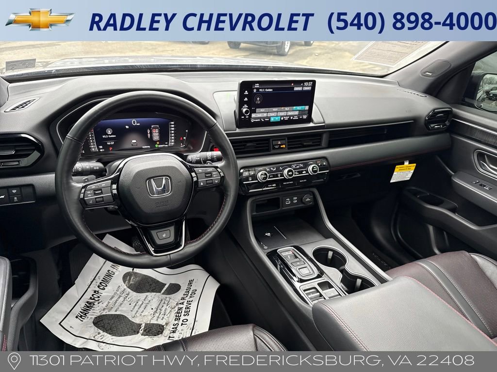 Used 2025 Honda Pilot Black Edition image 8