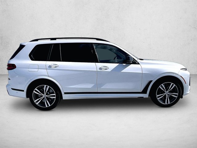 Used 2025 BMW X7 M60i w/ Executive Package image 5
