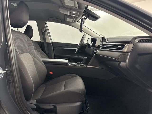 Used 2025 Toyota Camry LE image 11