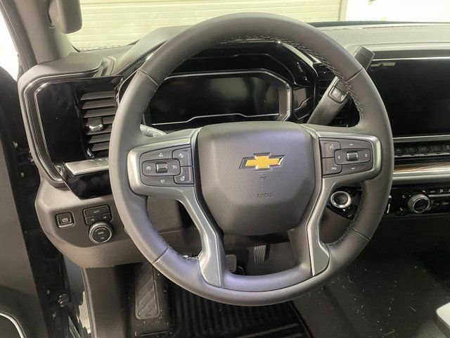 Used 2025 Chevrolet Silverado 1500 LT AWD/4WD image 14