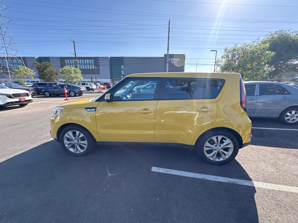 Used 2014 Kia Soul + FWD image 10