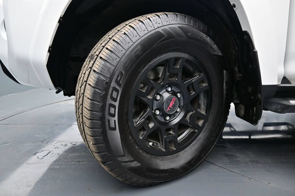 Used 2021 Toyota 4Runner Venture w/ Moonroof Package AWD/4WD image 16