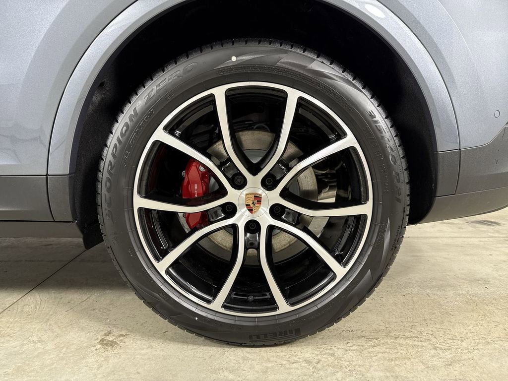New 2026 Porsche Cayenne S image 14