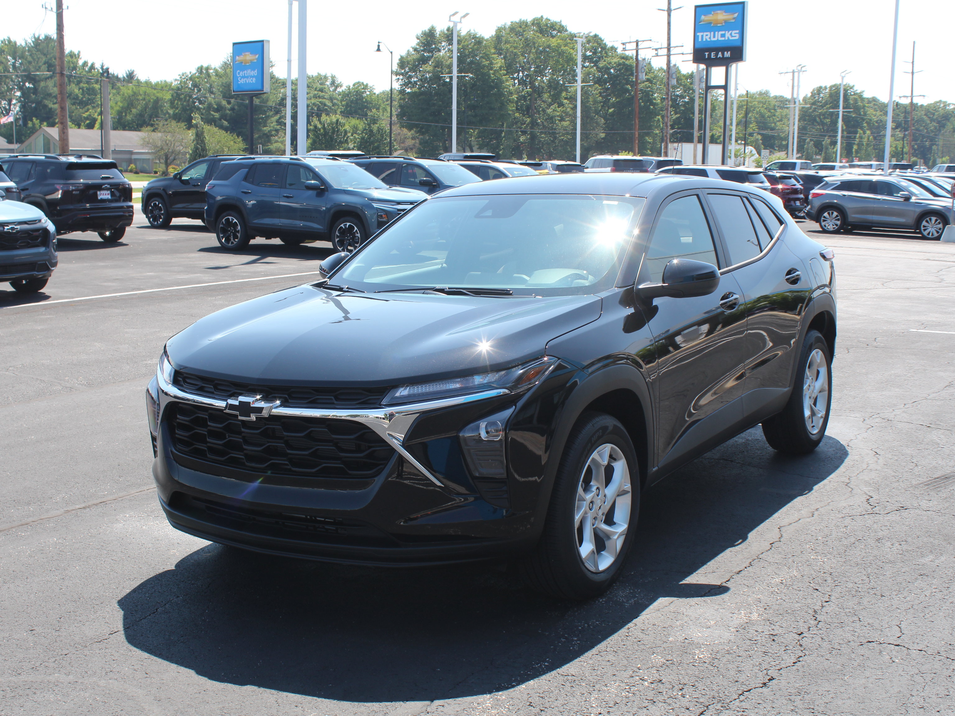 New 2026 Chevrolet Trax LS w/ LS Convenience Package FWD image 7