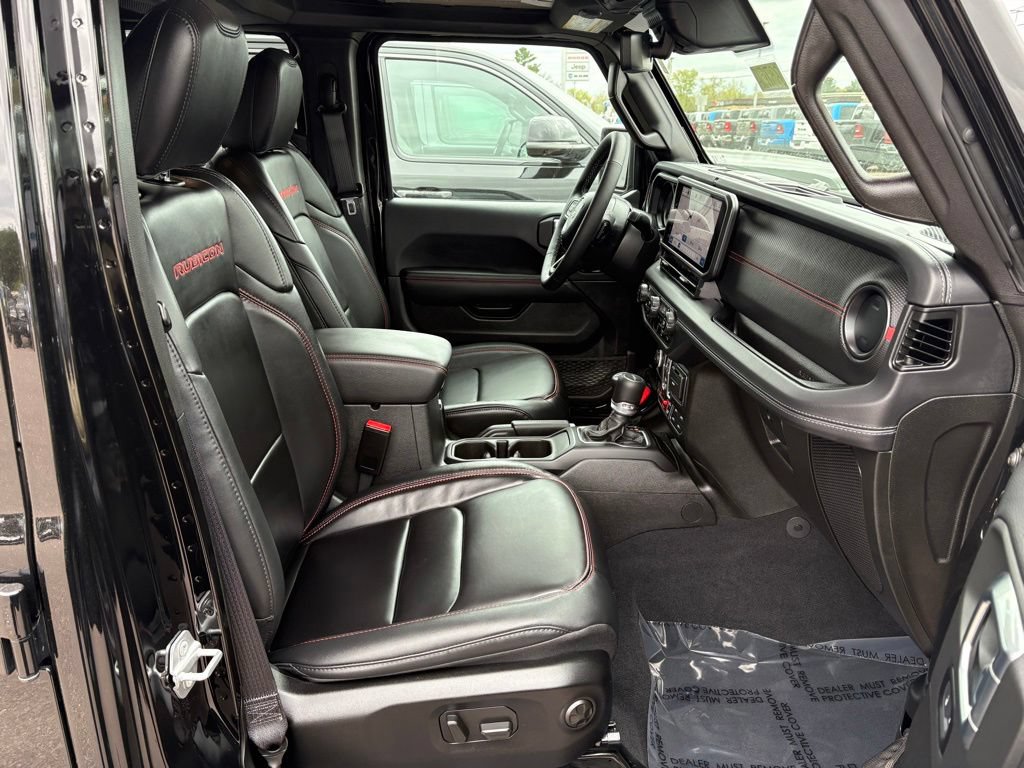 Certified 2025 Jeep Gladiator Rubicon w/ Convenience Group AWD/4WD image 15
