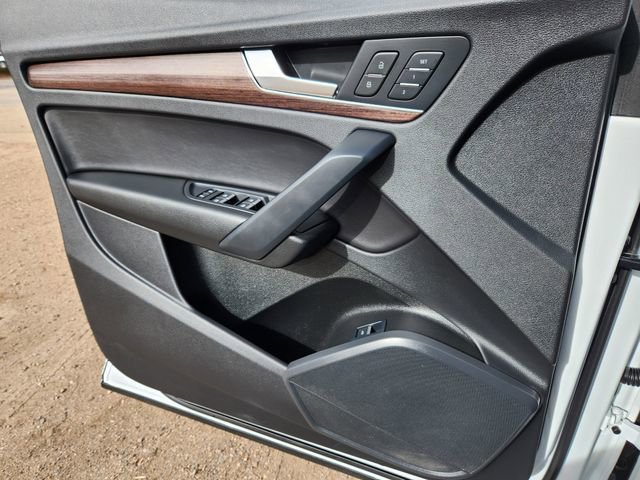 Used 2023 Audi Q5 2.0T Premium w/ Convenience Package image 21