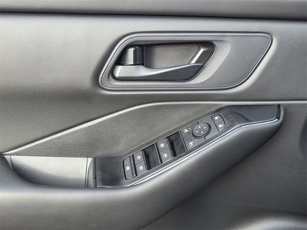 Certified 2025 Nissan Rogue S image 14