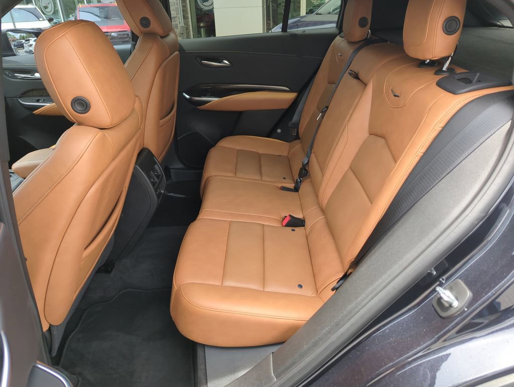 Used 2022 Cadillac XT4 Premium Luxury w/ Enhanced Visibility Package FWD image 29