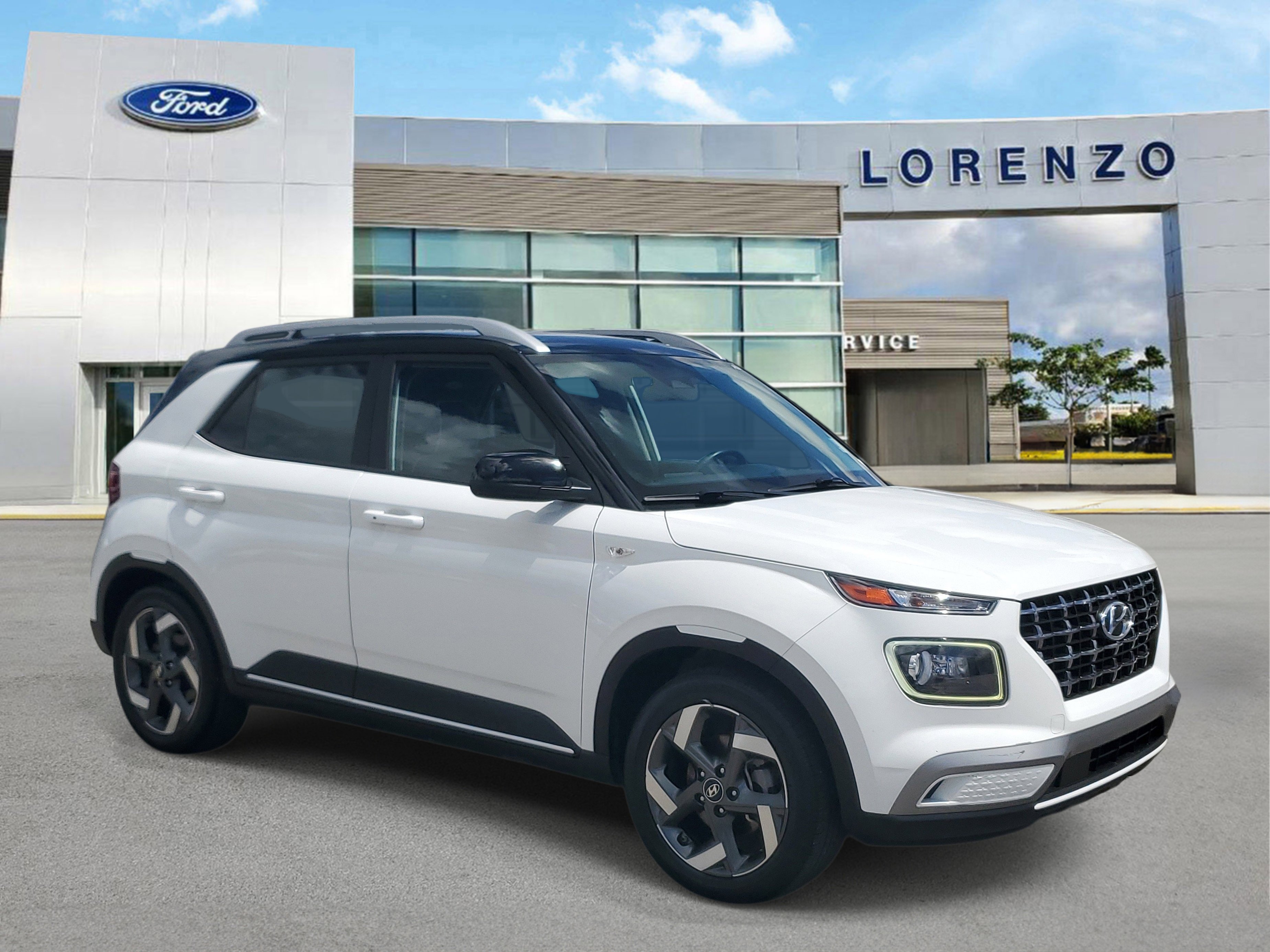 Used 2023 Hyundai Venue Limited w/ Cargo Package image 3
