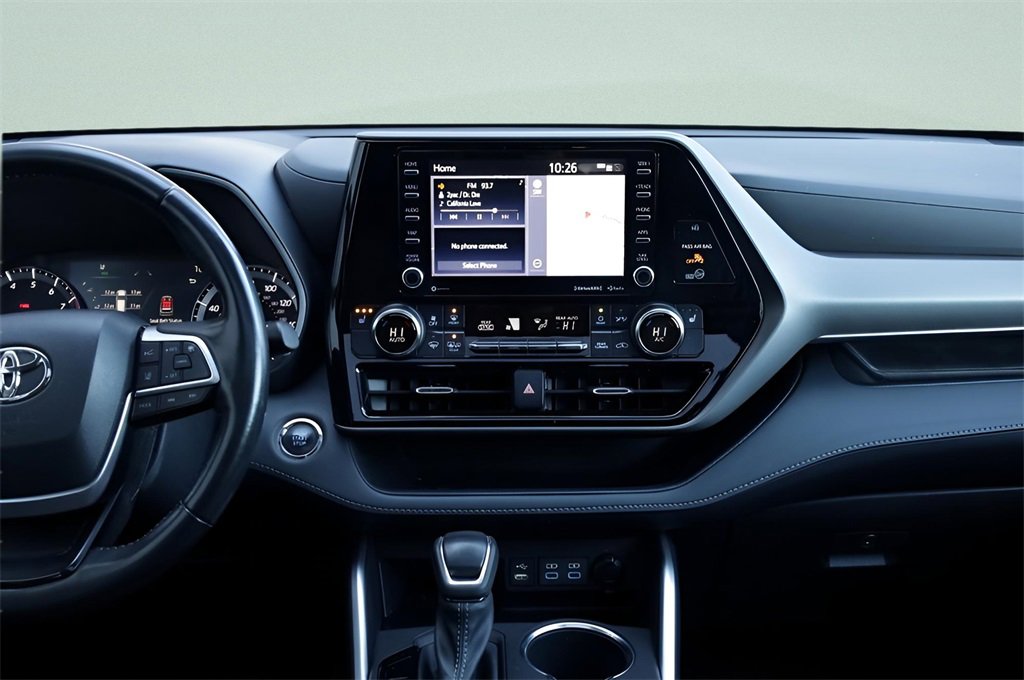 Certified 2022 Toyota Highlander XLE image 27