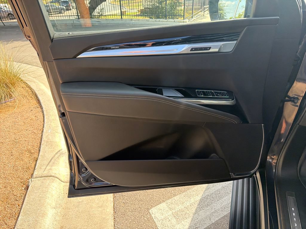Certified 2025 Cadillac Escalade Sport w/ LPO, Floor Liner Package AWD/4WD image 21