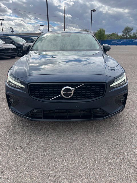 Used 2025 Volvo S60 B5 Core AWD/4WD image 8