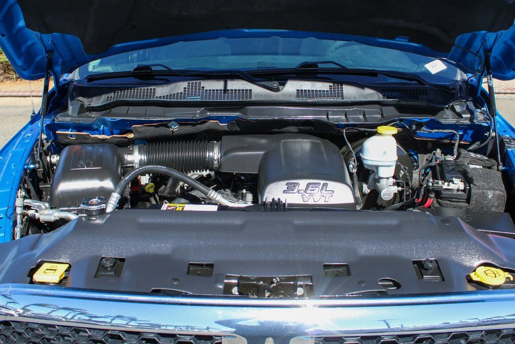 Used 2021 RAM 1500 Classic SLT image 12