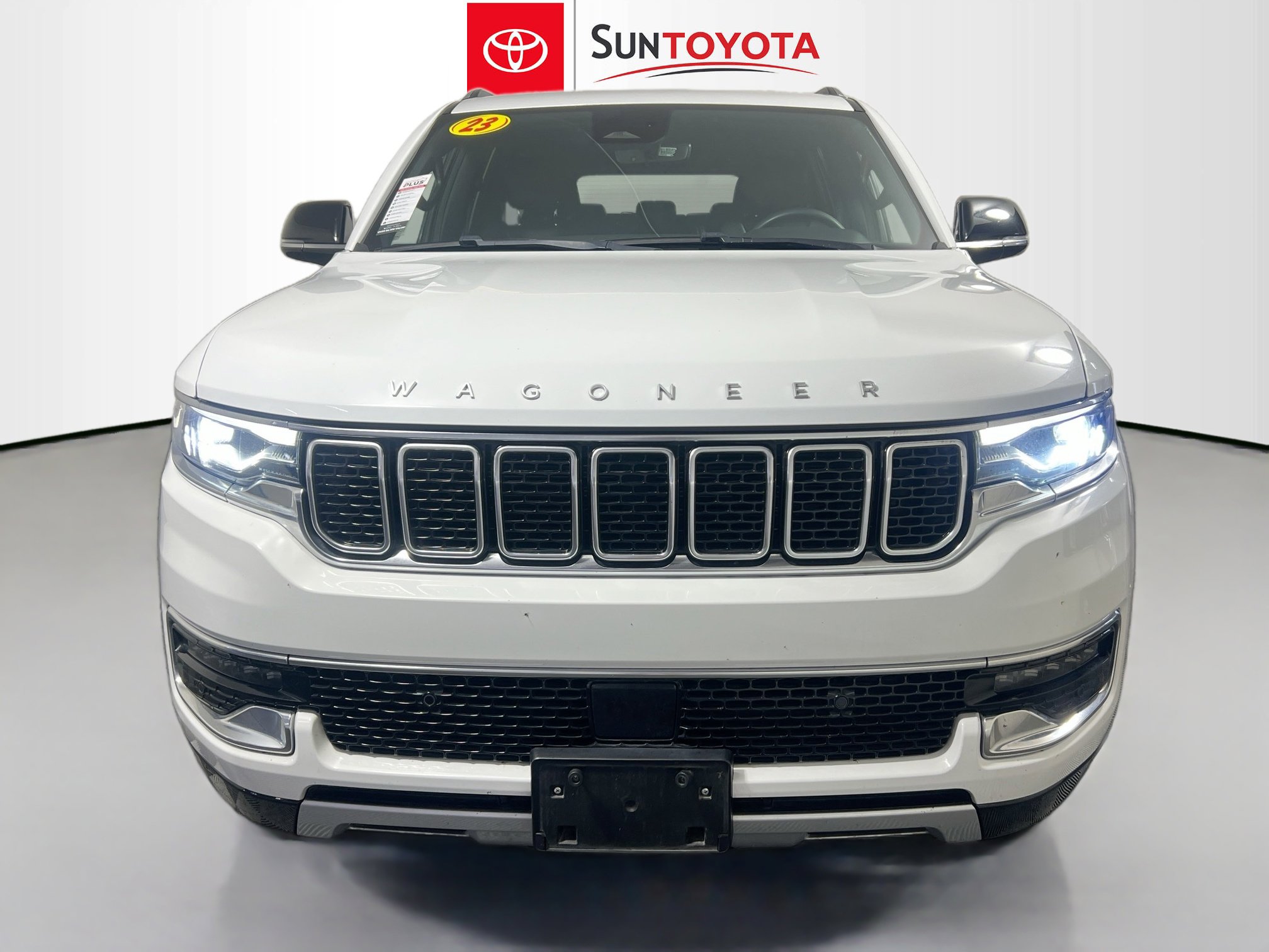 Used 2023 Jeep Wagoneer L Series II image 10