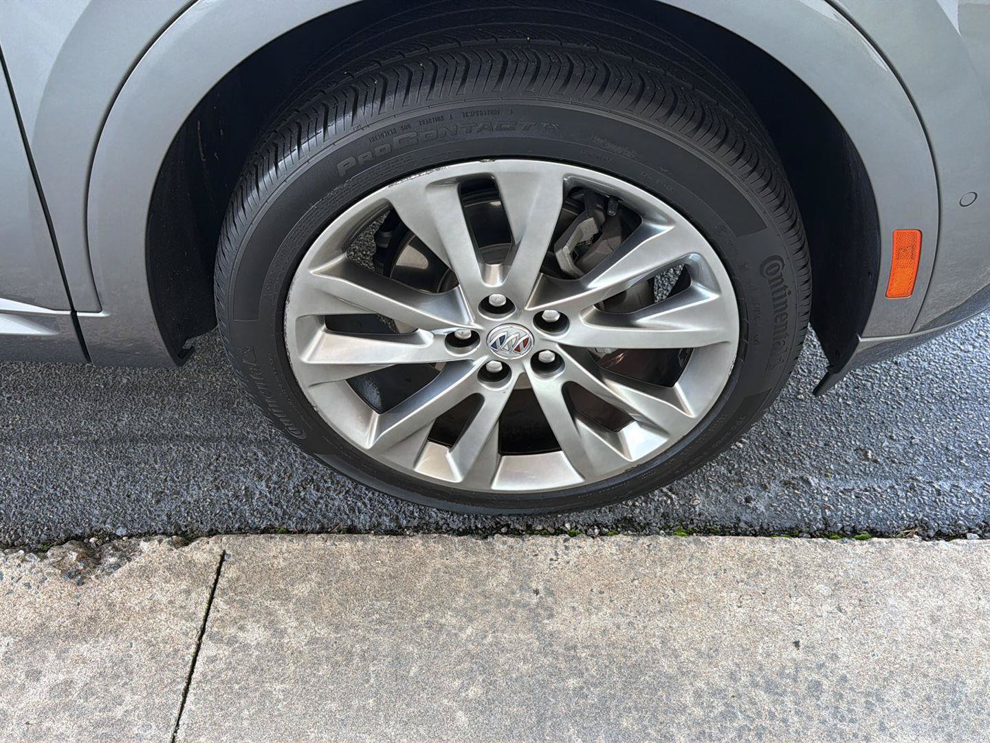 Used 2022 Buick Envision Avenir w/ Technology Package II FWD image 43
