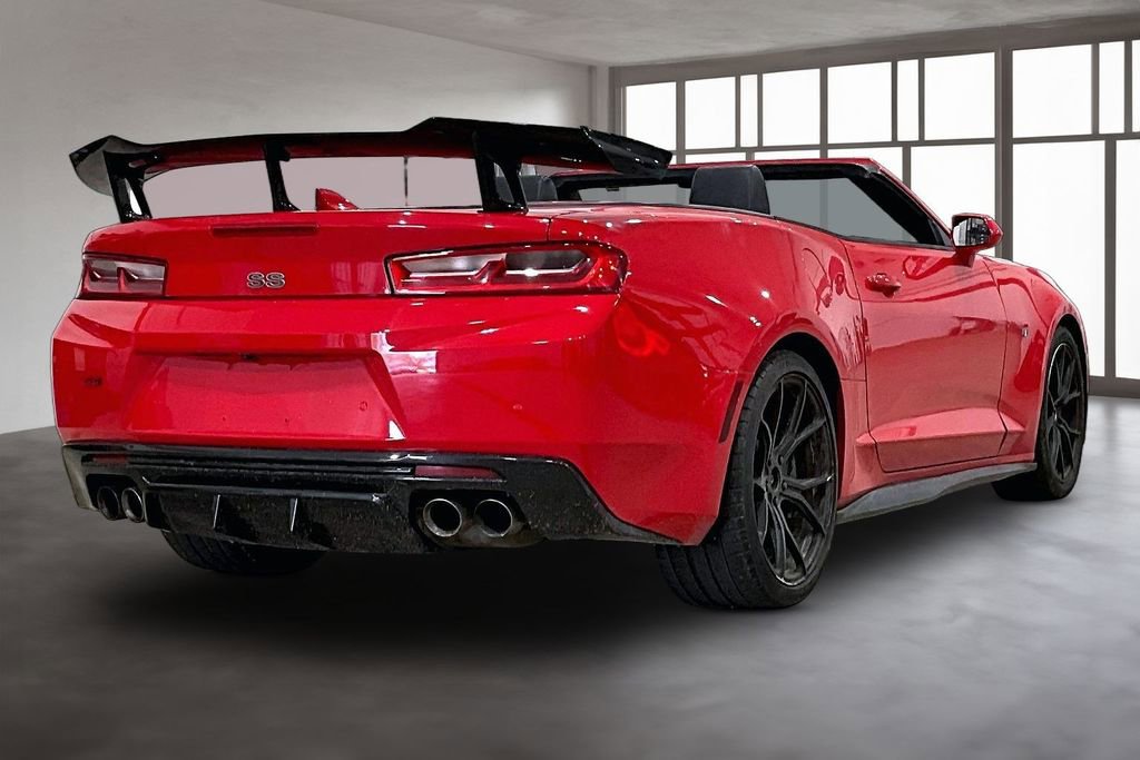 Used 2017 Chevrolet Camaro SS RWD image 2