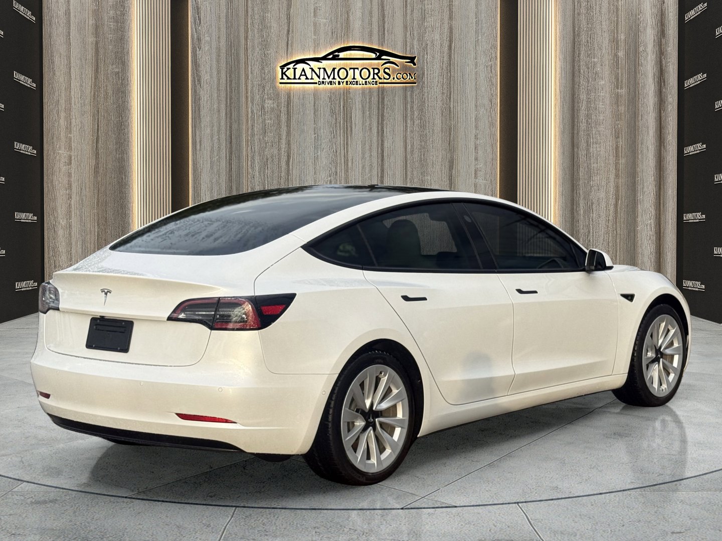 Used 2021 Tesla Model 3 Standard Range Plus image 13