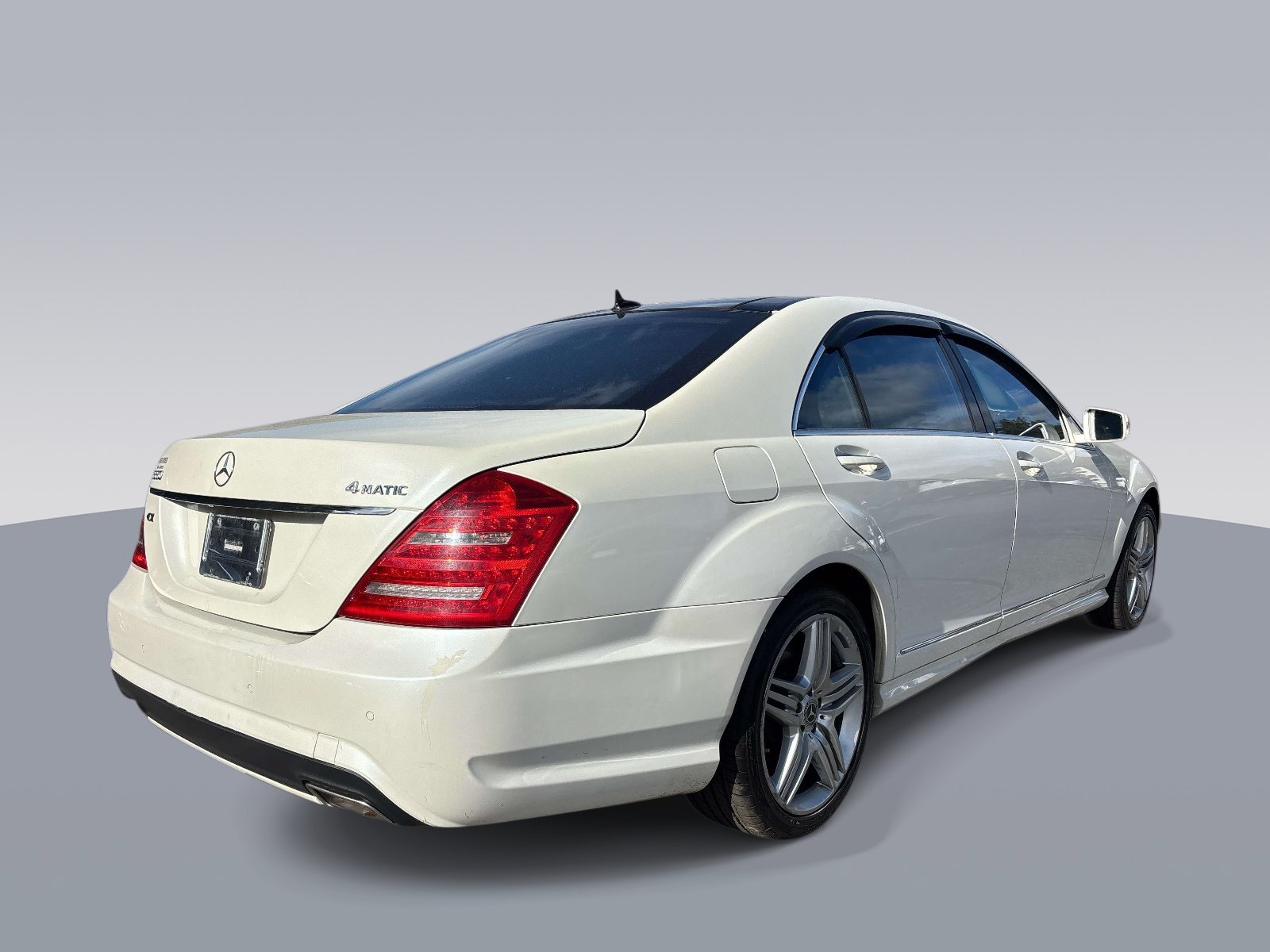 Used 2013 Mercedes-Benz S 550 4MATIC image 3