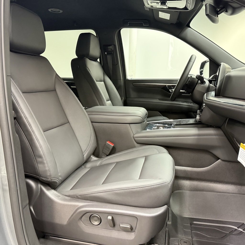 New 2026 Chevrolet Suburban LT w/ Comfort Package image 15