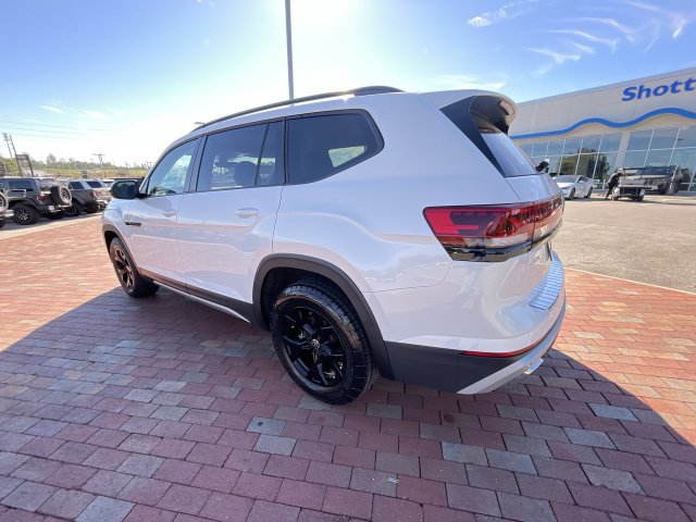 Used 2024 Volkswagen Atlas Peak Edition SEL AWD/4WD image 28