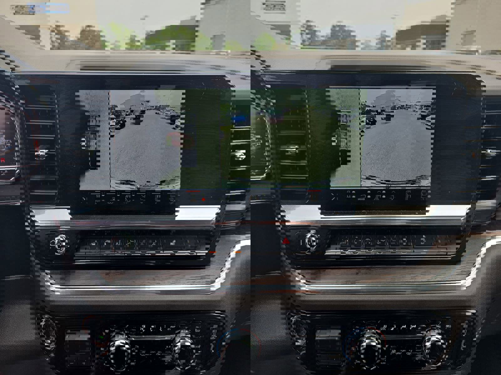 Used 2025 GMC Sierra 1500 SLT w/ SLT Premium Plus Package image 26