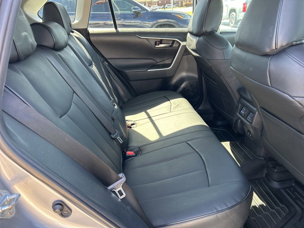 Used 2020 Toyota RAV4 XLE image 19